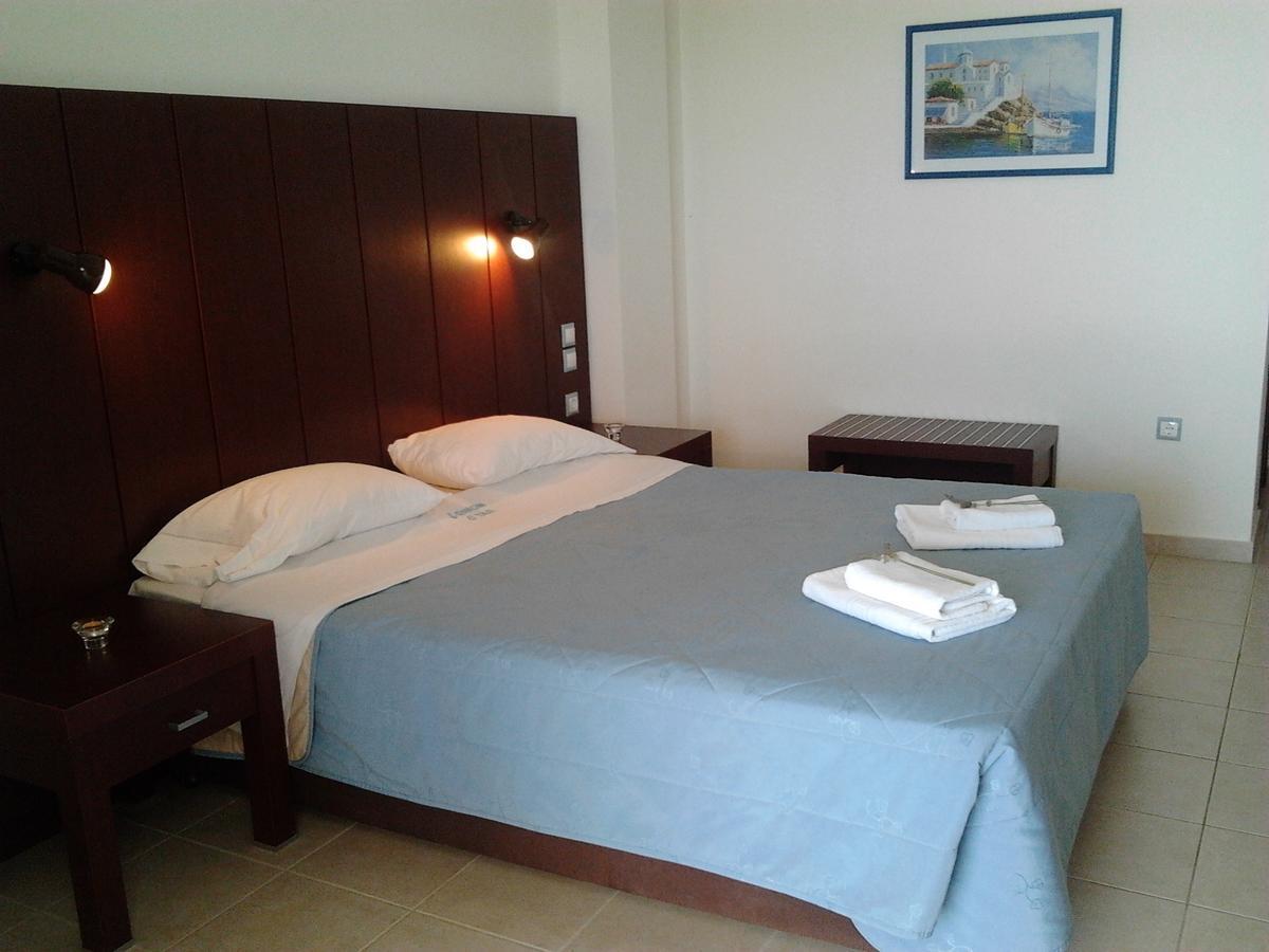 Ionion Star Hotel Tholon Extérieur photo