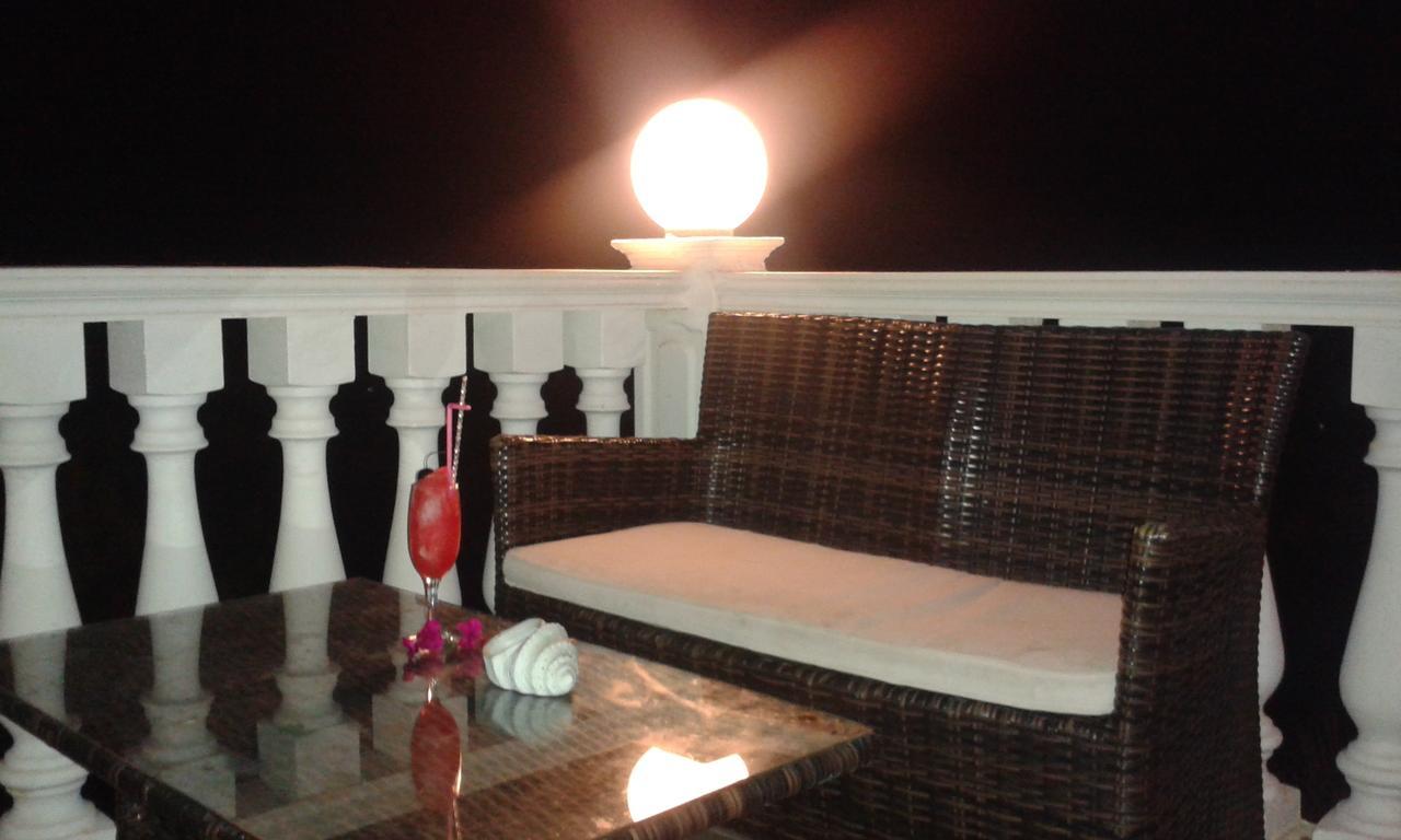Ionion Star Hotel Tholon Extérieur photo